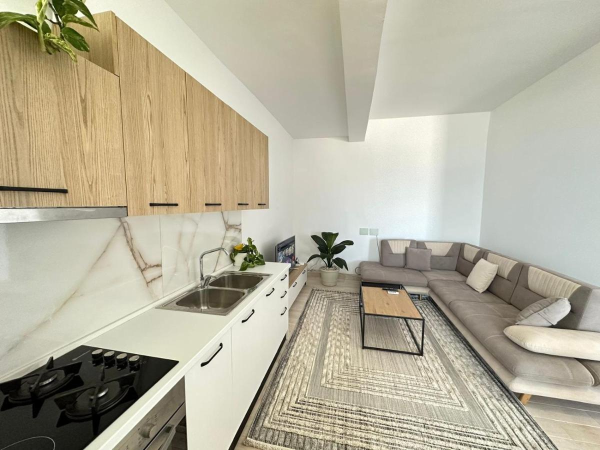 Perla Luxury Apartment - Private Patio & Parking Vlore Ngoại thất bức ảnh