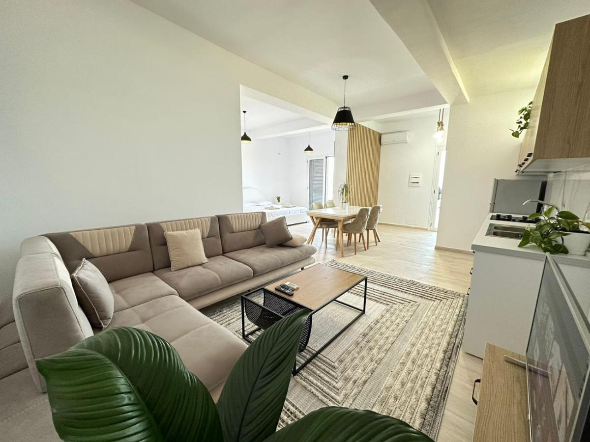Perla Luxury Apartment - Private Patio & Parking Vlore Ngoại thất bức ảnh