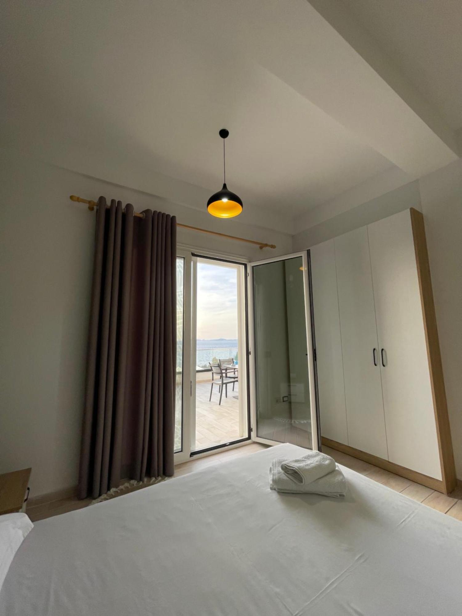 Perla Luxury Apartment - Private Patio & Parking Vlore Ngoại thất bức ảnh