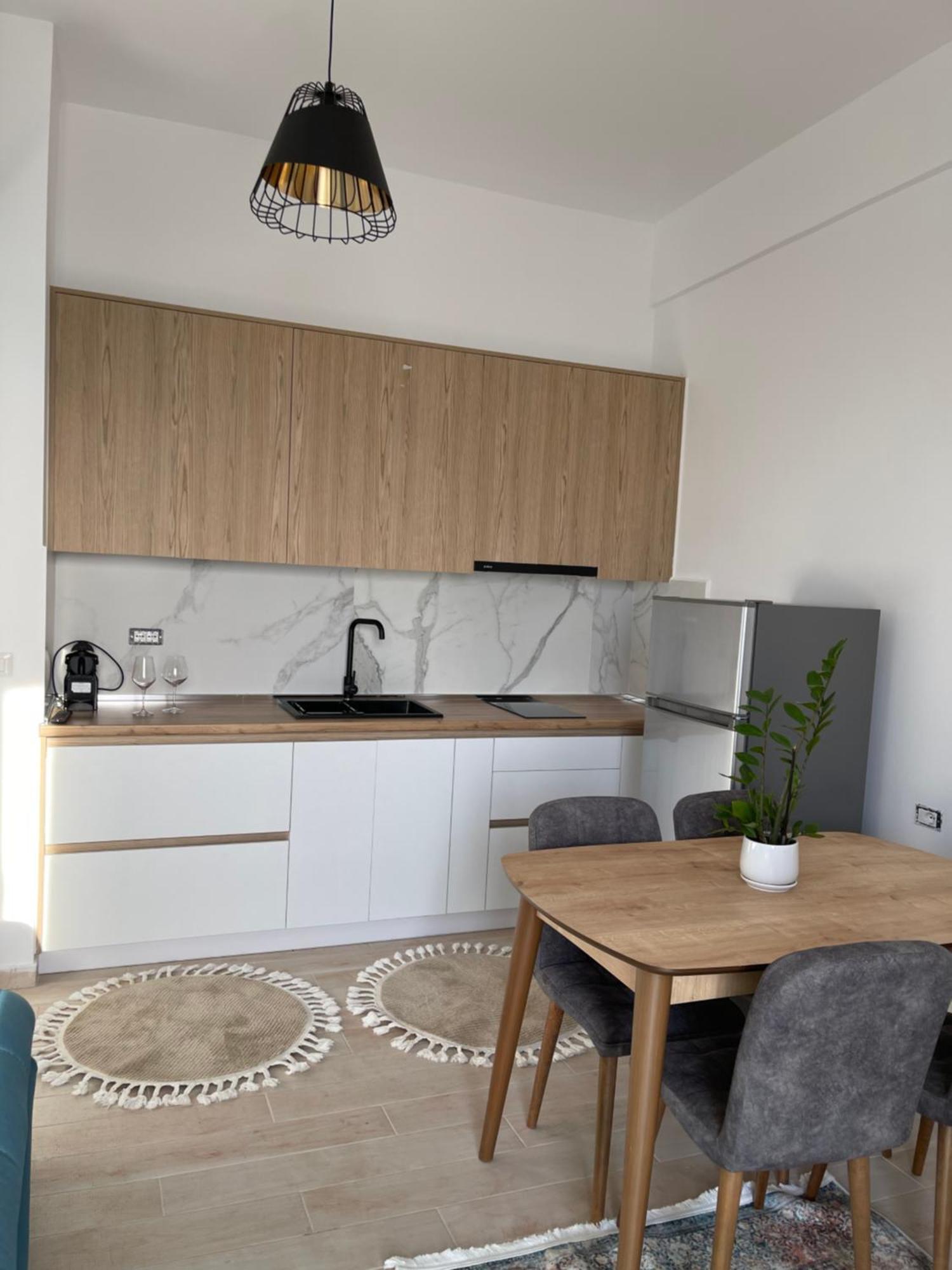 Perla Luxury Apartment - Private Patio & Parking Vlore Ngoại thất bức ảnh