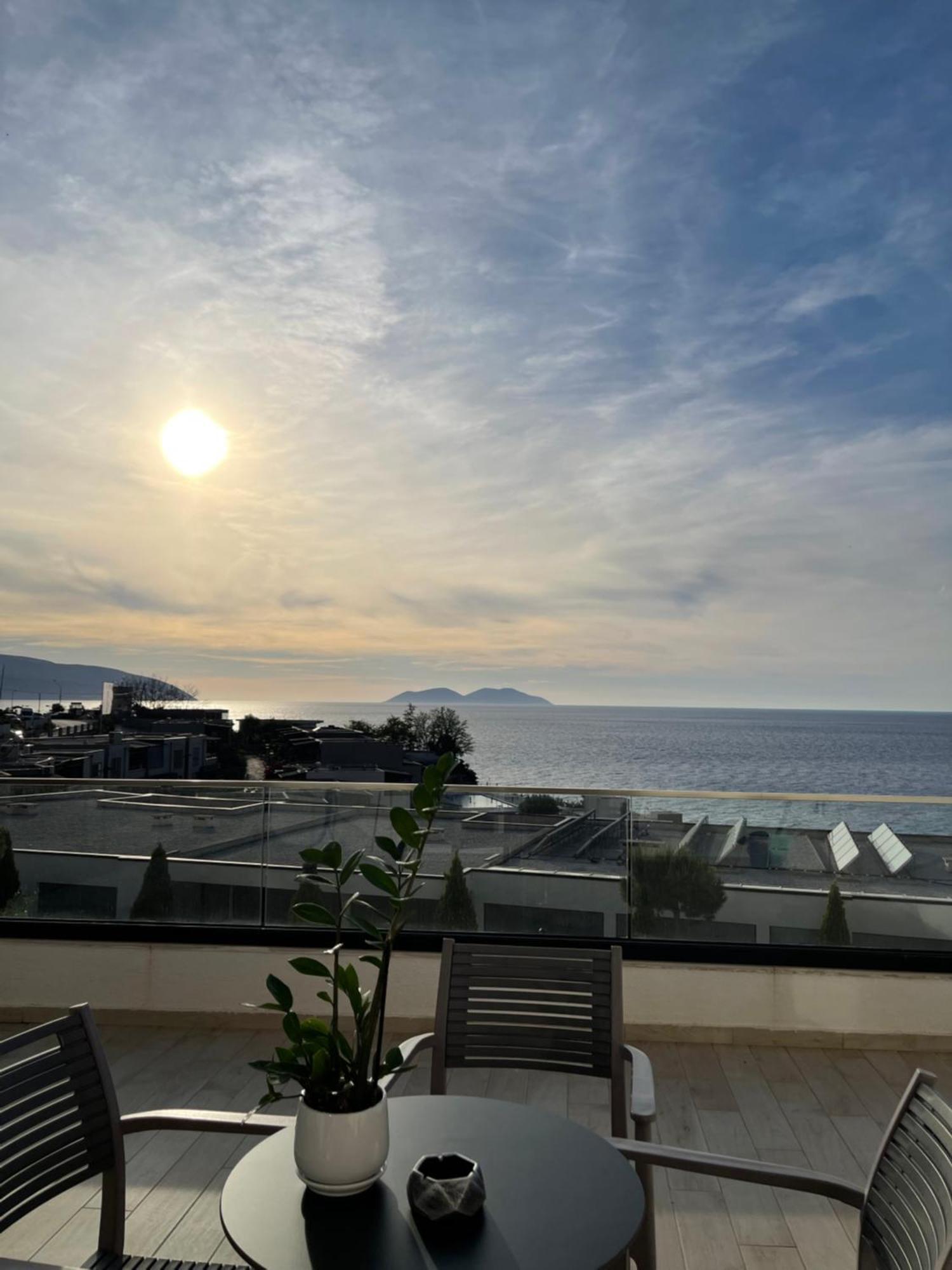 Perla Luxury Apartment - Private Patio & Parking Vlore Ngoại thất bức ảnh