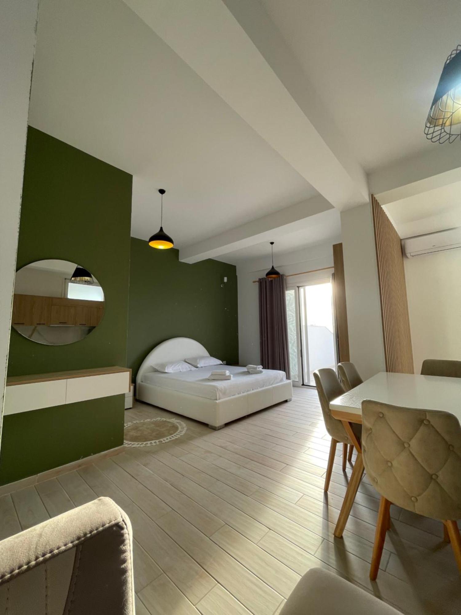 Perla Luxury Apartment - Private Patio & Parking Vlore Ngoại thất bức ảnh