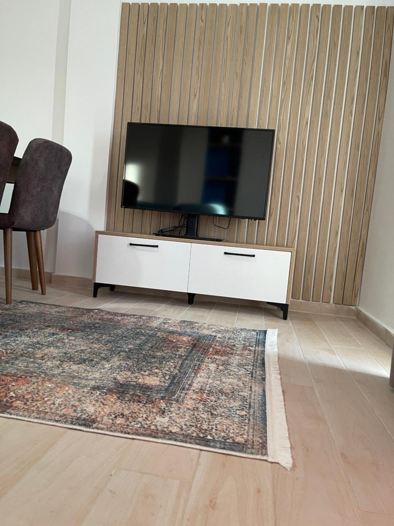 Perla Luxury Apartment - Private Patio & Parking Vlore Ngoại thất bức ảnh